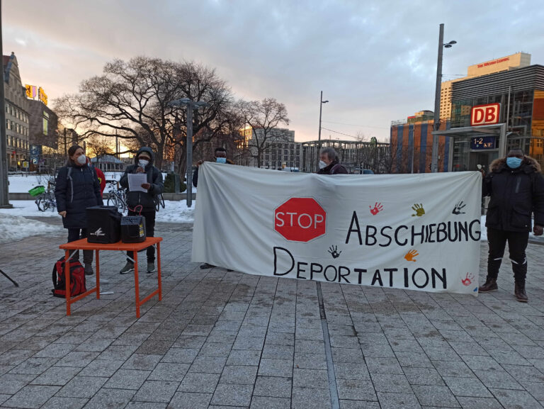 Read more about the article Entschiedener Protest bei Eiseskälte gegen die katastrophale Flüchtlings- und Asylpolitik!