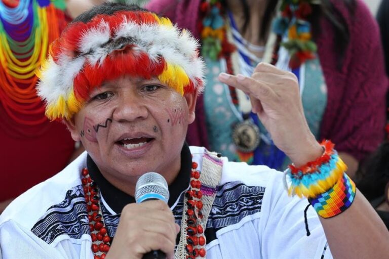 Read more about the article Indigene Völker in Amazonien rufen den Notstand aus!