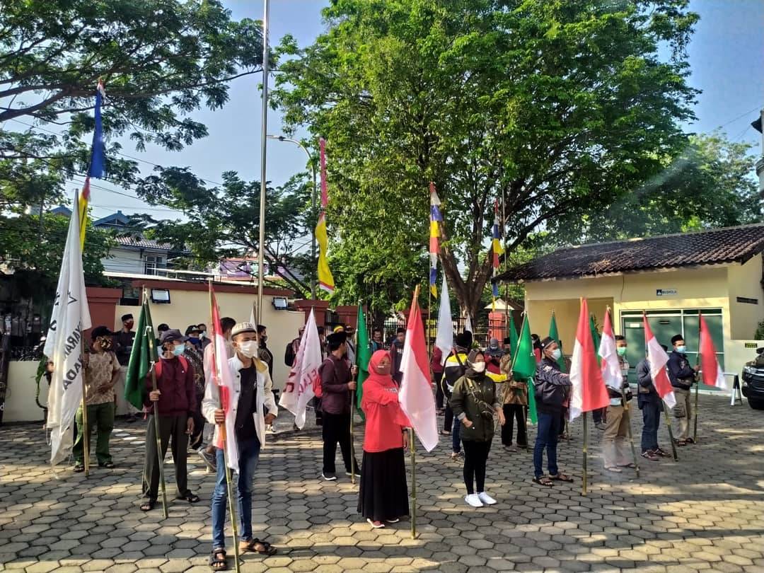 You are currently viewing Der Widerstand der Bauern in Wadas/Indonesien geht weiter