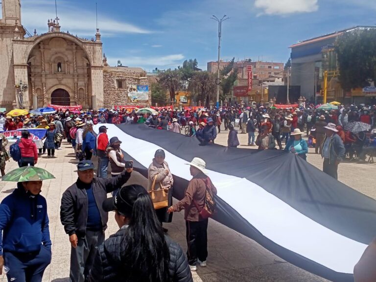 Read more about the article Peru´s Flagge in Trauer